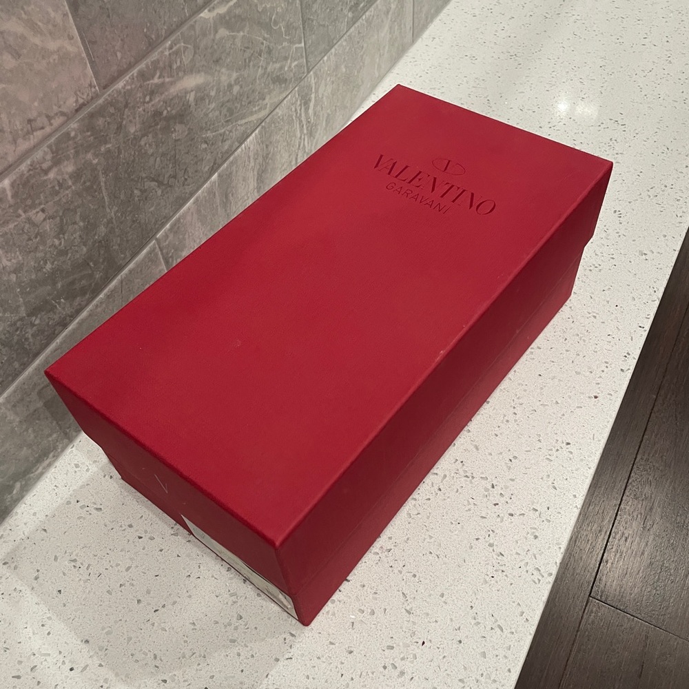 Valentino Shoe box *empty*